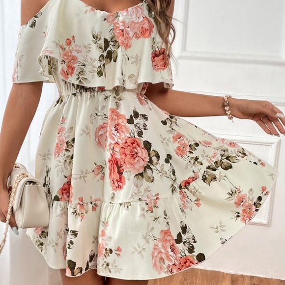 Floral dress in size large from shein - Picture 2 of 2
